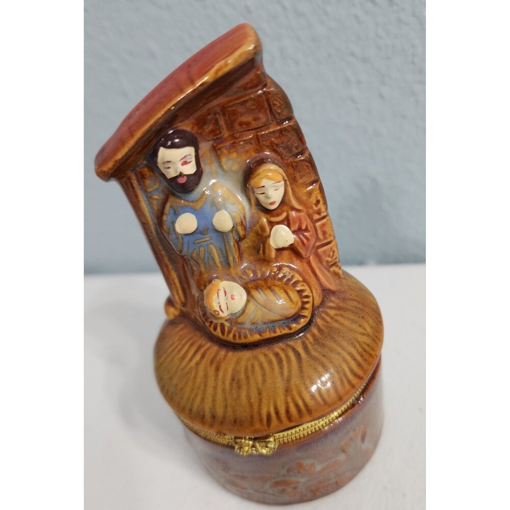Vintage Nativity Holy Family Glazed Hinged Ceramic Trinket Ring Box 3.5"